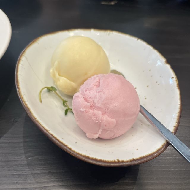 คาเฟ่เรียบหรู สไตล์มินิมอล ใจกลางเมืองจันทบุรี 🥤