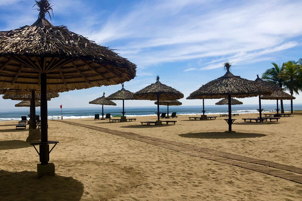Furama Resort Da Nang Vietnam Trip Com Chicago Travelogues