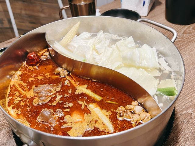 台北西門吃到飽火鍋｜新馬辣，天使紅蝦、頂級牛肉吃到飽