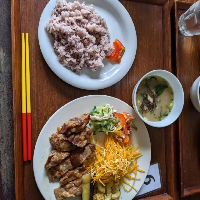 軟骨ソーキのラフテー定食がうますぎた