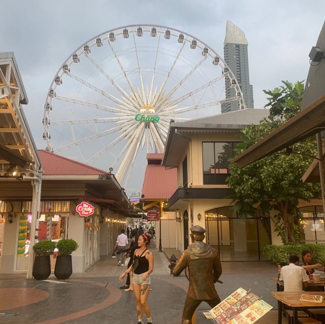 ferries wheel by the river! 