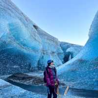 Hang Động Băng xứ Iceland
