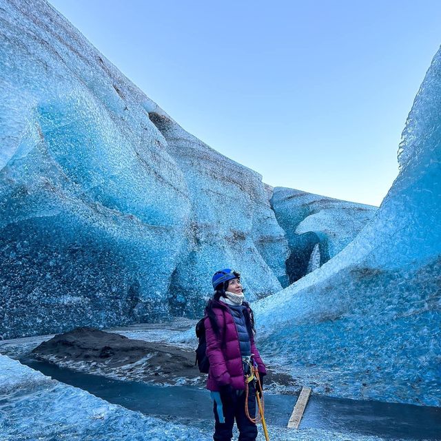 Hang Động Băng xứ Iceland