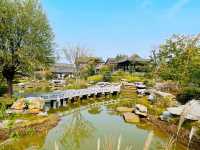 住进花园里—开封海棠花语民宿