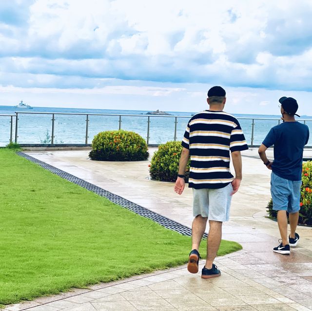 Yalong Bay’s Mornings 