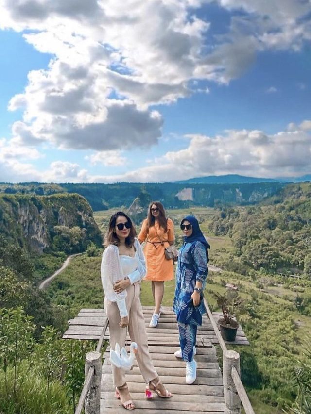 SIANOK CANYON IN BUKIT TINGGI, PADANG