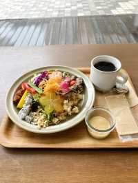 那覇🌴ヴィーガン対応の沖縄ローカルフードがおしゃれで美味しい💓 樂園CAFÉ
