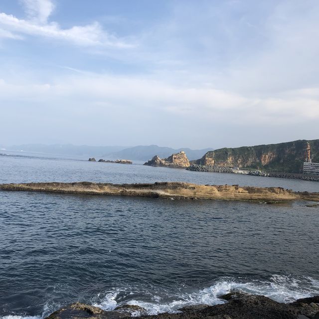 여왕머리바위를 볼 수 있는 대만 예류지질공원 