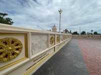 ถ้ำวัดชะอำ มองเห็นเขานางพันธุรัตน์🕌