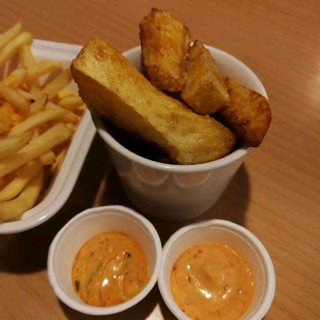 世一香港漢堡包店😁😗
