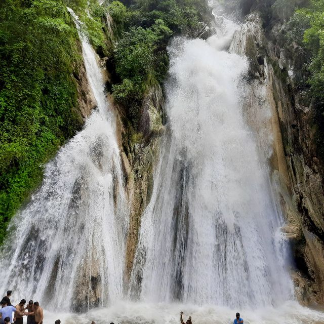 kempty waterfall Mussoorie 