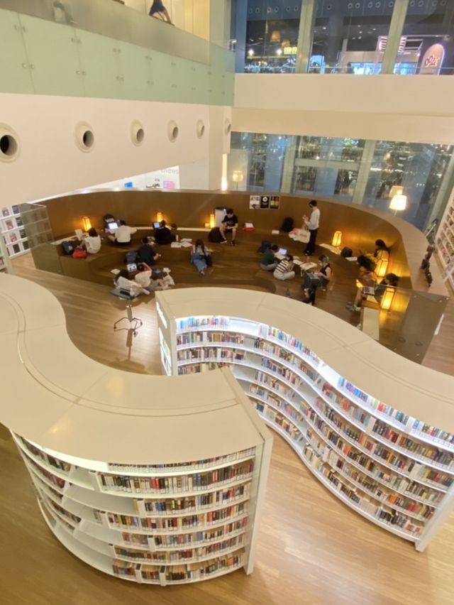 จุดเช็คอินห้ามพลาด @LIBRARY สิงคโปร์📚