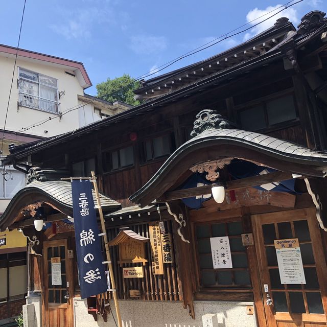 【渋温泉①】「九湯巡り」が有名な温泉街。