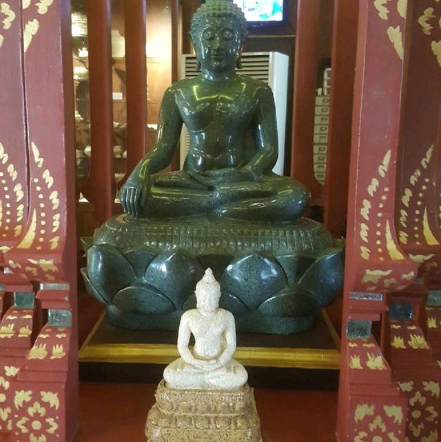 วัดพระแก้ว วัด