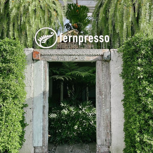Frenpresso at lake - คาเฟ่บรรยากาศสงบติดทะเลสาบ