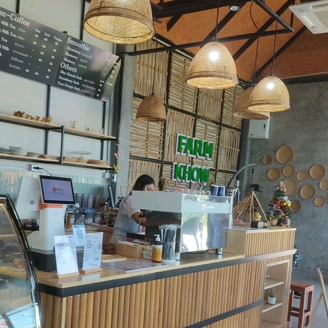 Farm Khow Cafe คาเฟ่บรรยากาศดี๊ดีที่นาวัง