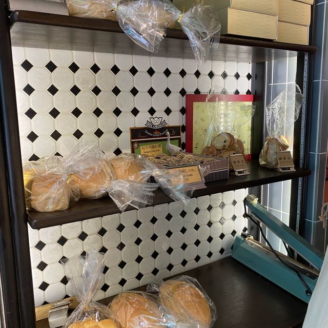 灣仔老字號餅店，七彩蜂蜜蛋卷 