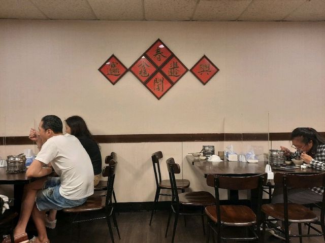 【新北】板橋美食|小火鍋推薦|梁季港式小火鍋