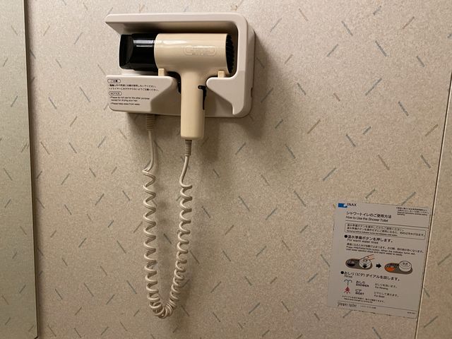 アクロス 福岡はすぐ目の前。天神からアクセスの良いホテル