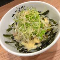 難波にある行列のできるラーメン屋