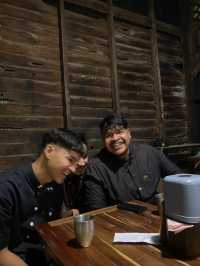 โกดังชา ร้านนั่งชิวใหม่ในยี่งอ