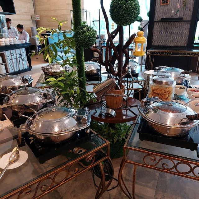 Lunch Buffet at 'The Cafe', Cambridge Hotel
