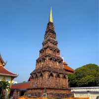 วัดพระธาตุหริภุญชัย ไหว้พระธาตุประจำปีเกิด ปีระกา