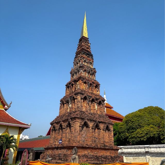 วัดพระธาตุหริภุญชัย ไหว้พระธาตุประจำปีเกิด ปีระกา