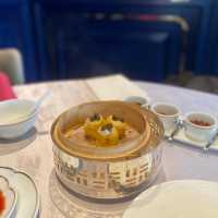 文華廳新裝潢 氣派典雅 深藍配香檳金