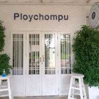 Ploychompu Cafe