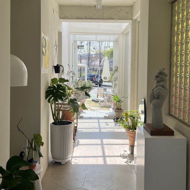 노랑노랑 인테리어 맛집 대형카페, 빌라드구산🌼