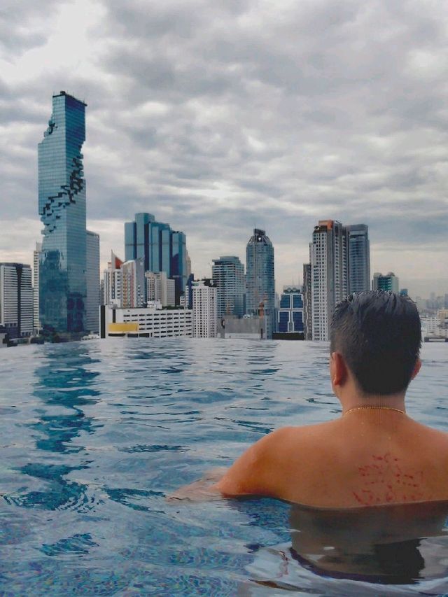 Infinity pool @Marriott Surawongse