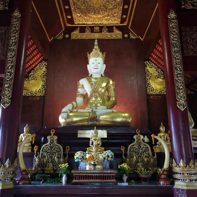 ไหว้หลวงพ่อทันใจ วัดราชมณเฑียร