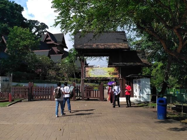 Melaka Sultanate Palace Museum 🏰