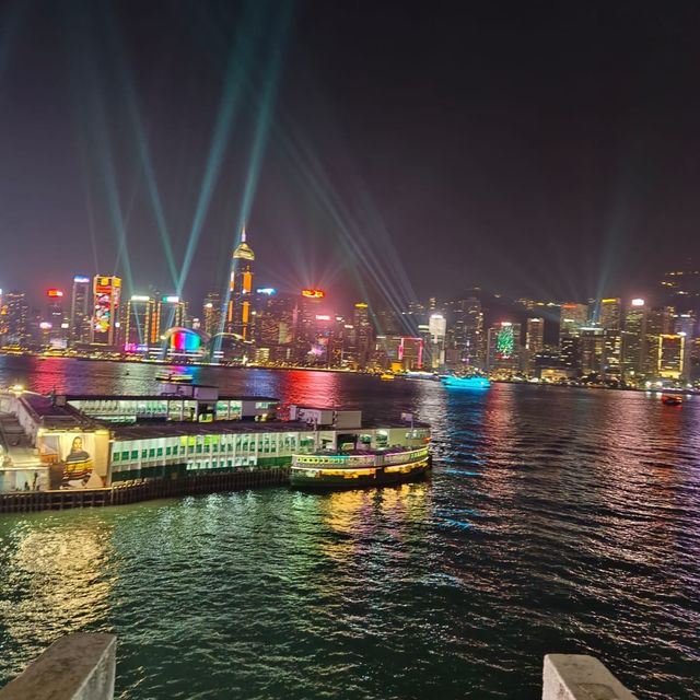 維多利亞港 ，璀璨夜景！東方之珠！