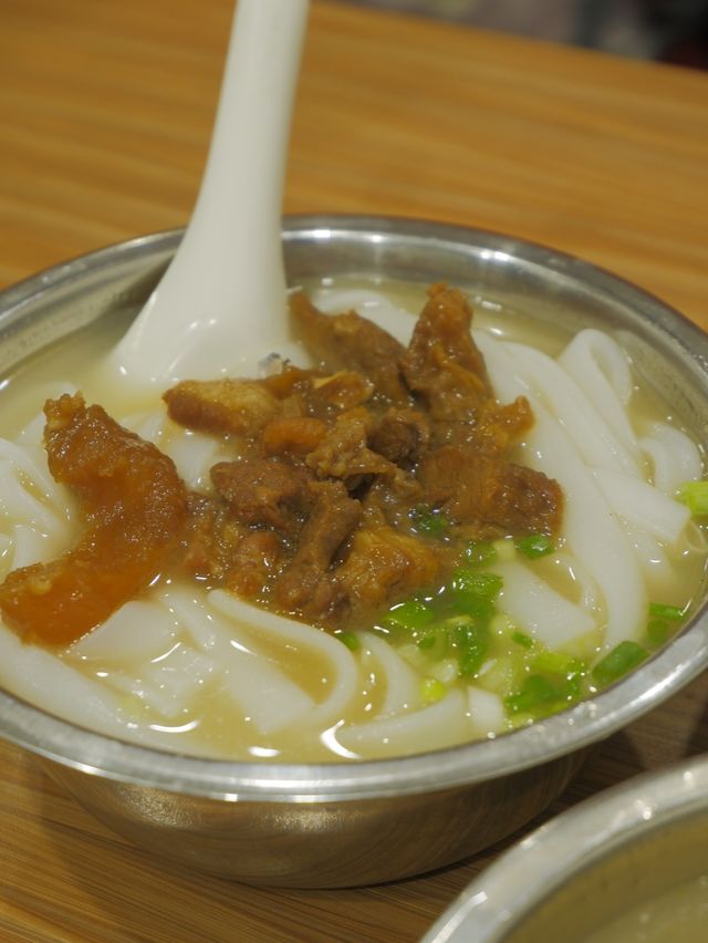 山中無老虎，蜀中無大將，猴子稱霸王 