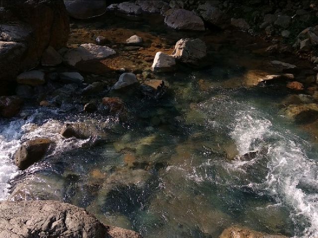 Leuwi Hejo means Greenish River