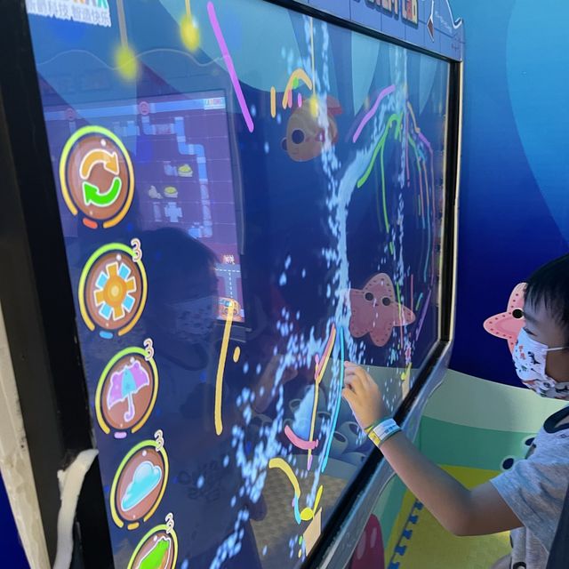 海洋王國室內遊樂場+超大車埸電動車
