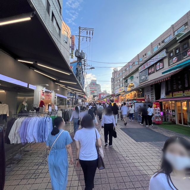 韓国/ソウル【弘大】若者の街弘大(ホンデ)の街並み
