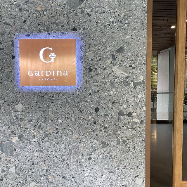 신축 갓성비 4성 호텔 Gardina Asoke