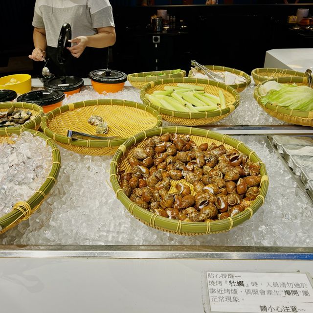 大漠紅頂級燒肉 超大氣現切牛排給你看 哈根達茲 現撈泰國蝦 吃到飽