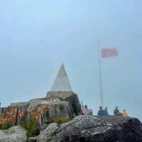 นั่งกระเช้าลอยฟ้าไปหายอดเขา "𝙁𝘼𝙉𝙎𝙄𝙋𝘼𝙉" 🏔 