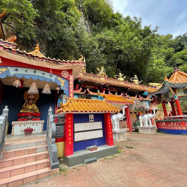 Ling Sen Tong Temple