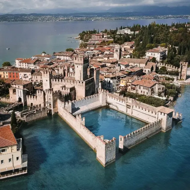 A journey through Sirmione⁣