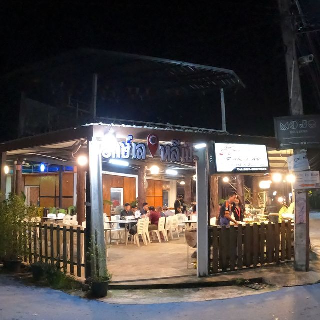 ร้านอาหารชื่อดัง บนเกาะหลีเป๊ะ...