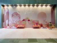 Quirky pop art fixtures at Orchard Malls
