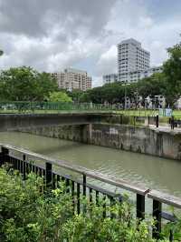 Strolling along Whampoa Park Connector 