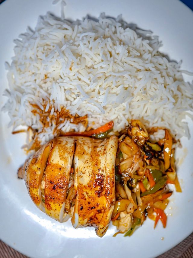 必食爽嫩魷魚筒，特色小菜過百種