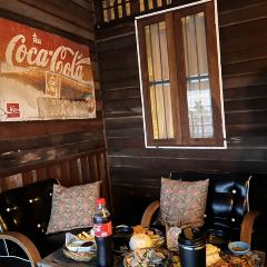 Si Yaek Huatakhe Cafe & Guesthouse User Photo