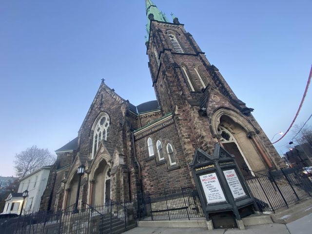 Diferrent Churches in one area Toronto 🇨🇦